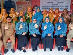 Ketua TP-PKK Pasangkayu dan Tim Penilai BBGRM-HKG Kunjungan di Desa Ako