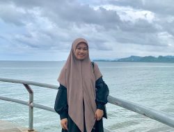 Sawit Yang Diam – Diam Mendengarkan