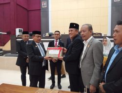 Bupati Yaumil Hadiri Rapat Paripurna DPRD Pasangkayu,Agenda Penyerahan Raperda Perubahan APBD Tahun Anggaran 2025